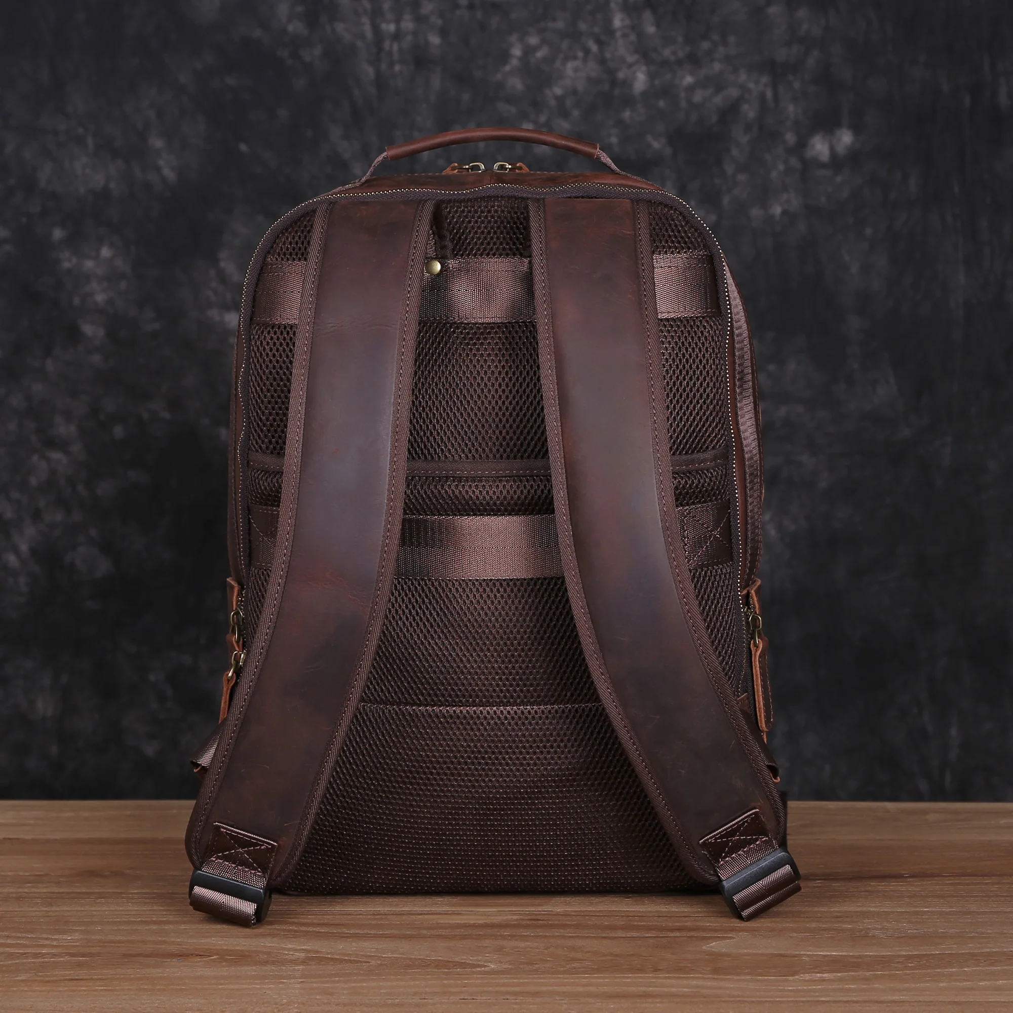 Leather Backpack Men\'s Backpack Top Layer Cowhide Computer Bag Large Capacity Hiking Bag Retro Travel Bag Fashion Schoolbag