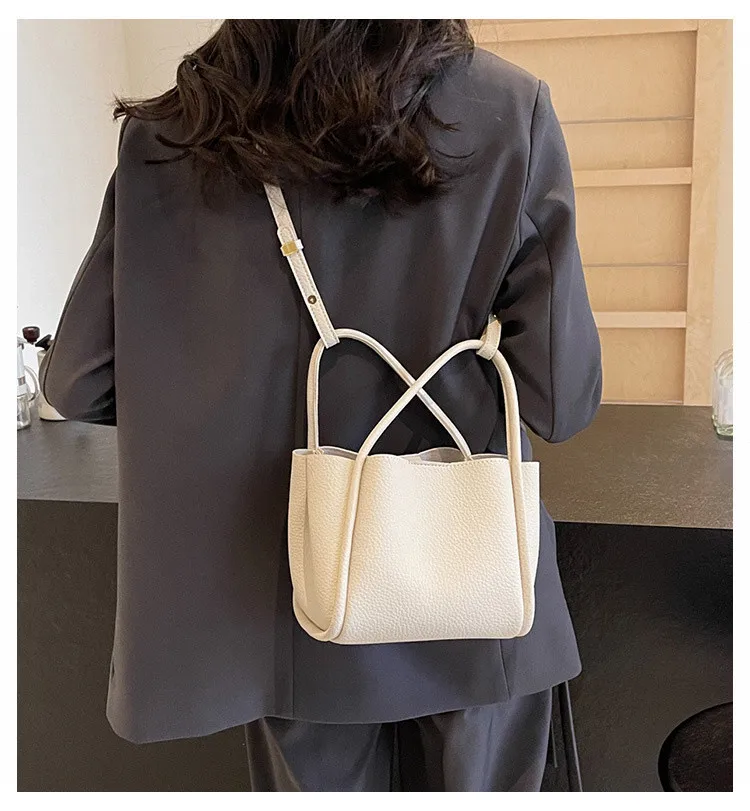 

Fashionable and Versatile Mother and Child Handbag Feminine and Niche Water Bucket Crossbody Bag Daily