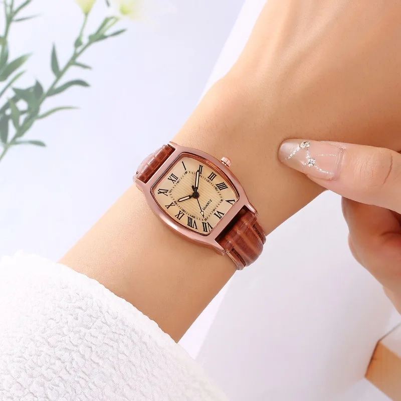 

Retro Brown Women Watches Qualities Ladies Dress Wristwatches Vintage Leather Bracelet Watch Classic Waterproof Wristwatch