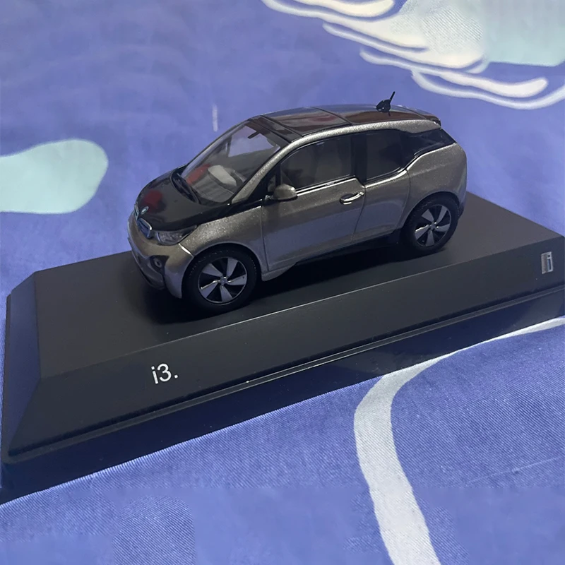 

Diecast Original 1:43 Scale i3 Simulation Alloy Car Model Static Display Collectible Gift Souvenir Decoration