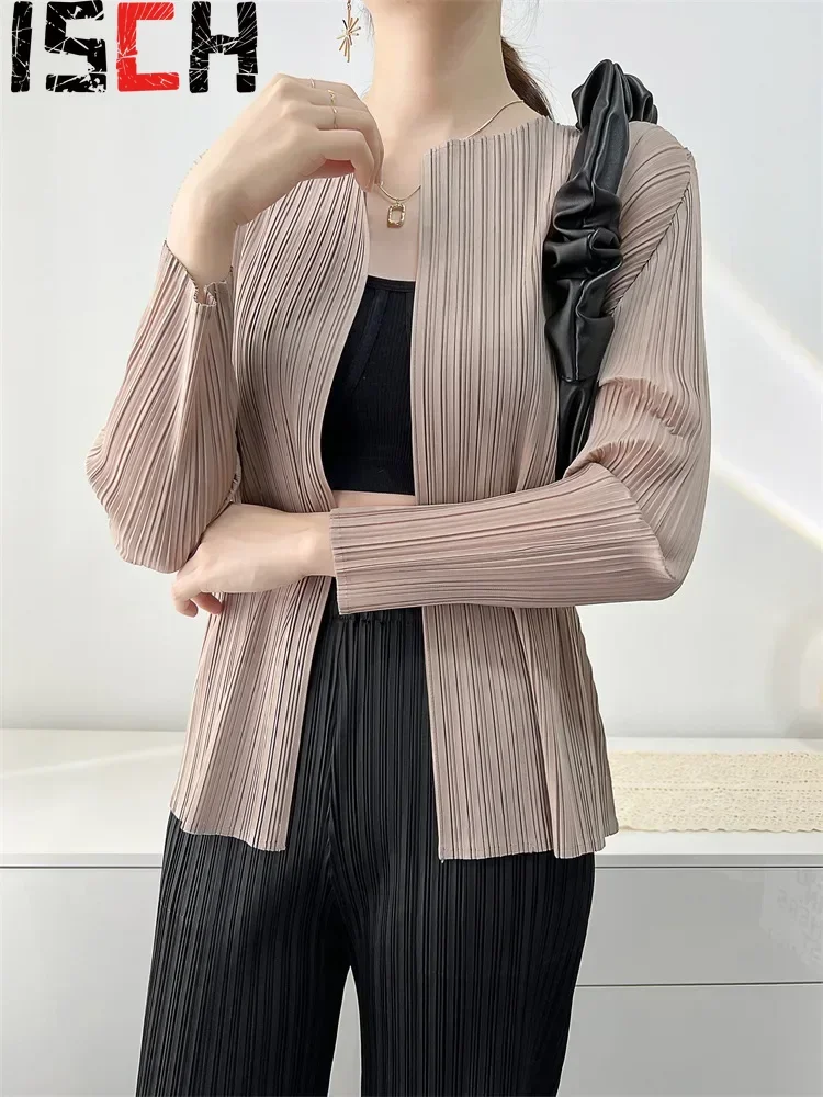 

Pleats 2025 Fall New Jacket Pleated Cardigan Small Coat Women Long Sleeve Air Conditioner Shirt Casual Tops Niche Sleeve Tops