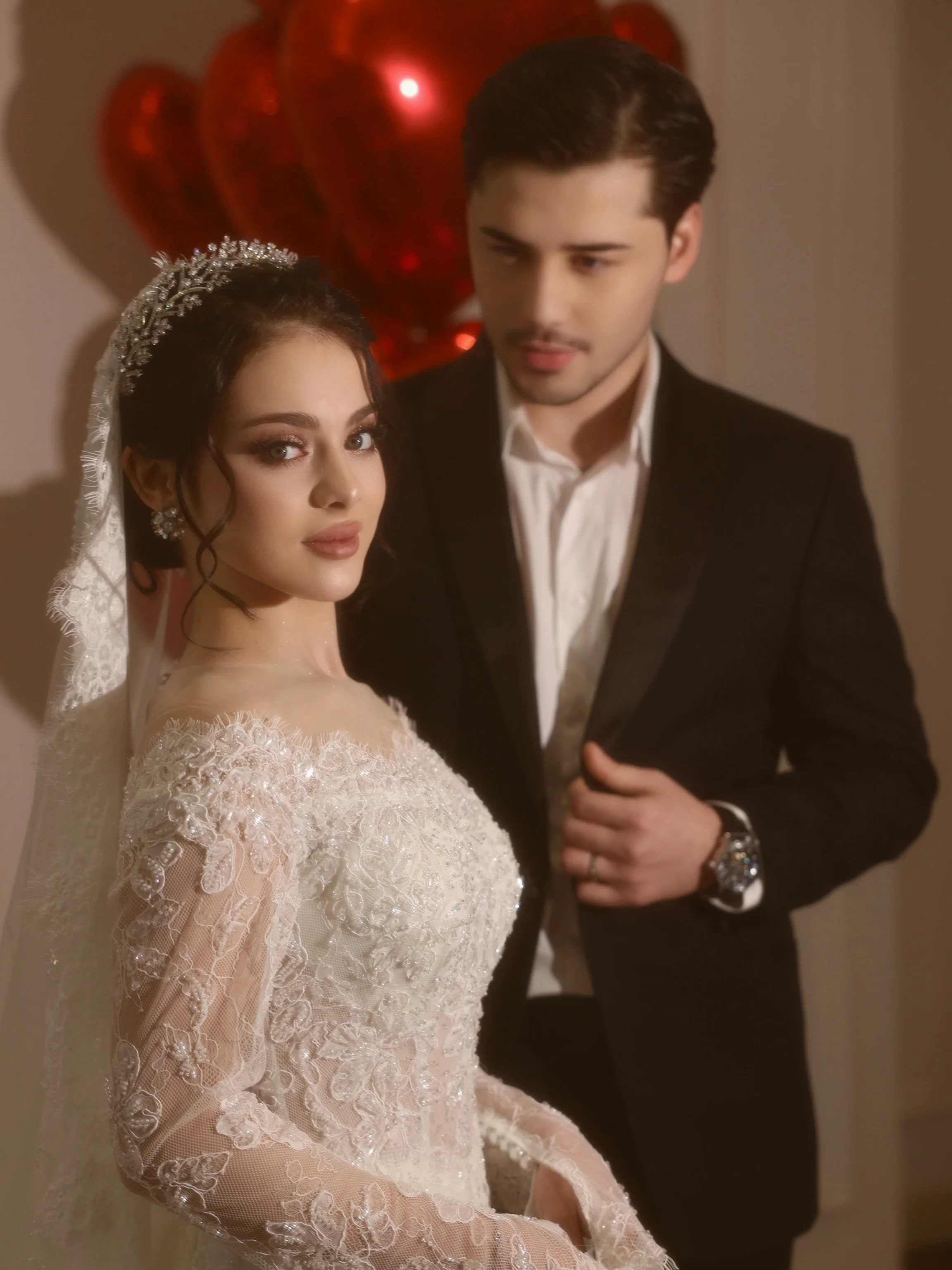 Sexy Off Shoulder Long Sleeved Lace Mermaid Wedding Dress Lace Bead Decoration Luxurious Bridal Gown Vestido De Noiva Customized