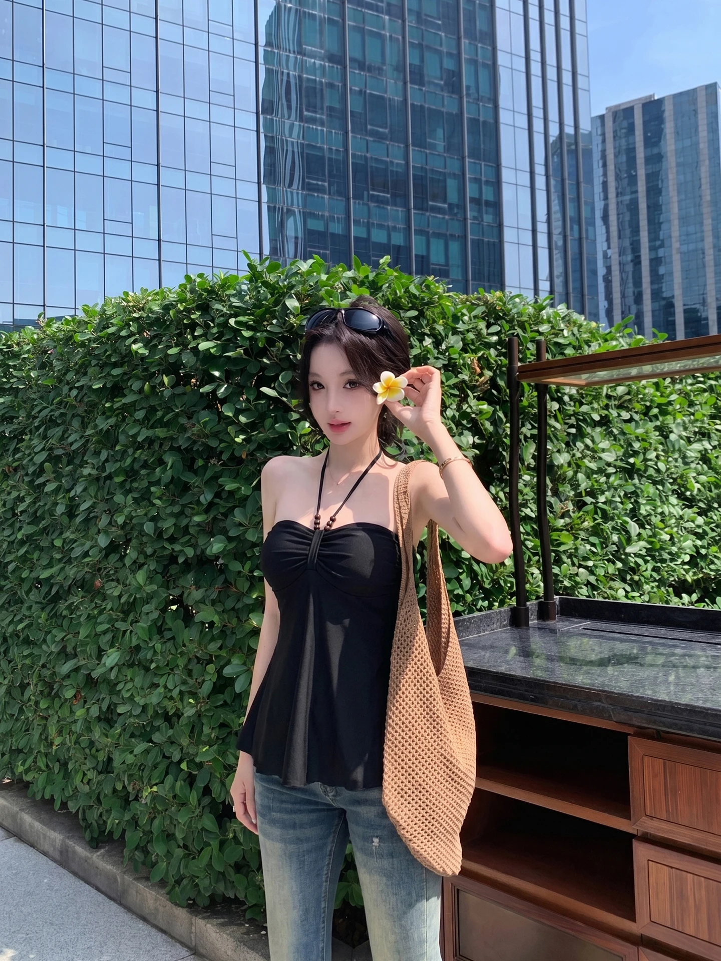 Black Strawberries Spicy Girl Style Bead Backless Neck Hanging Vest Women Summer Sleeveless Strap Slim Short Outerwear Top