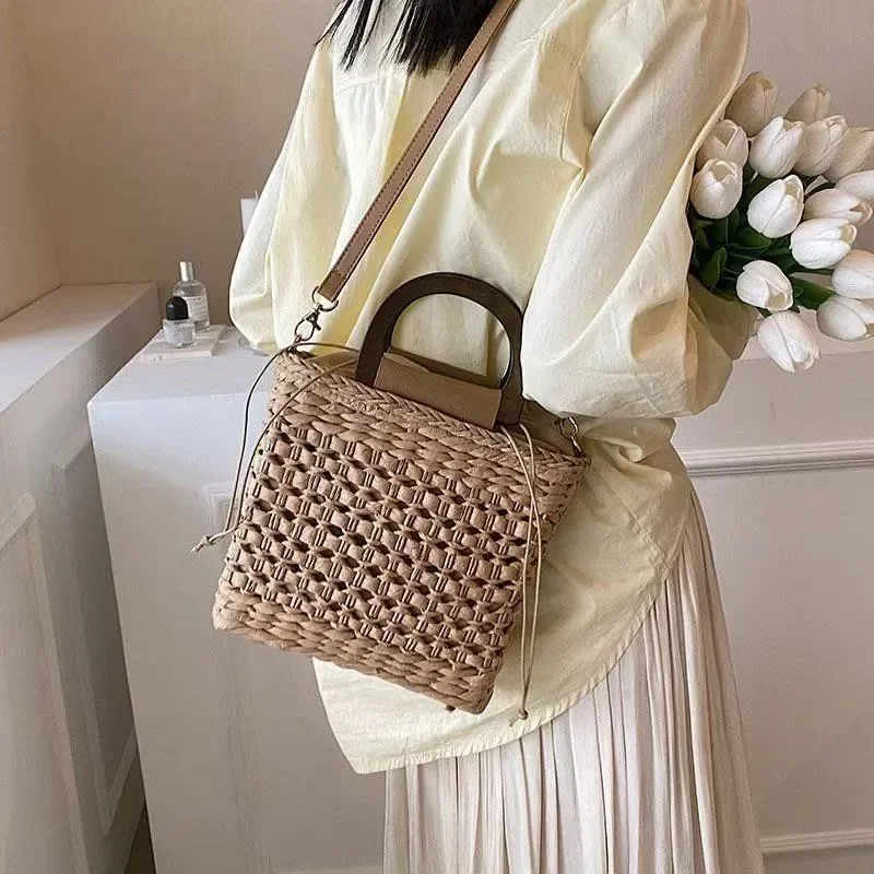 Woven Straw Handbag Large Capacity Summer Beach Travel Bag for Women Shoulder Messenger Style view 3