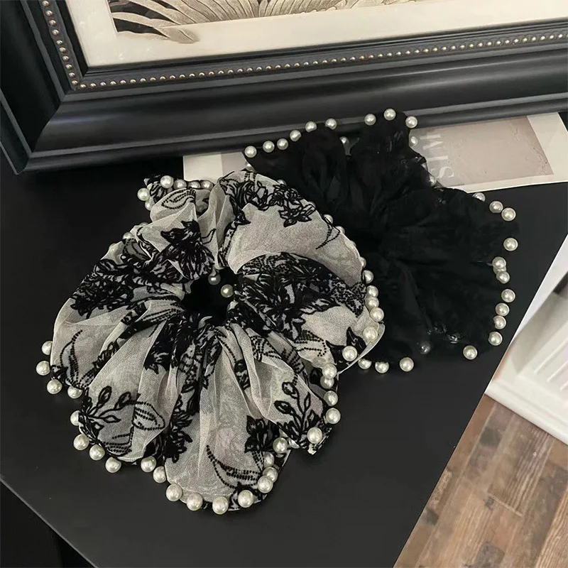 

Черная резинка для волос с вышивкой цветов и жемчугом, элегантная винтажная резинка для хвоста для женщин и девушек, из мягкой ткани, нескользящая, для повседневного использования