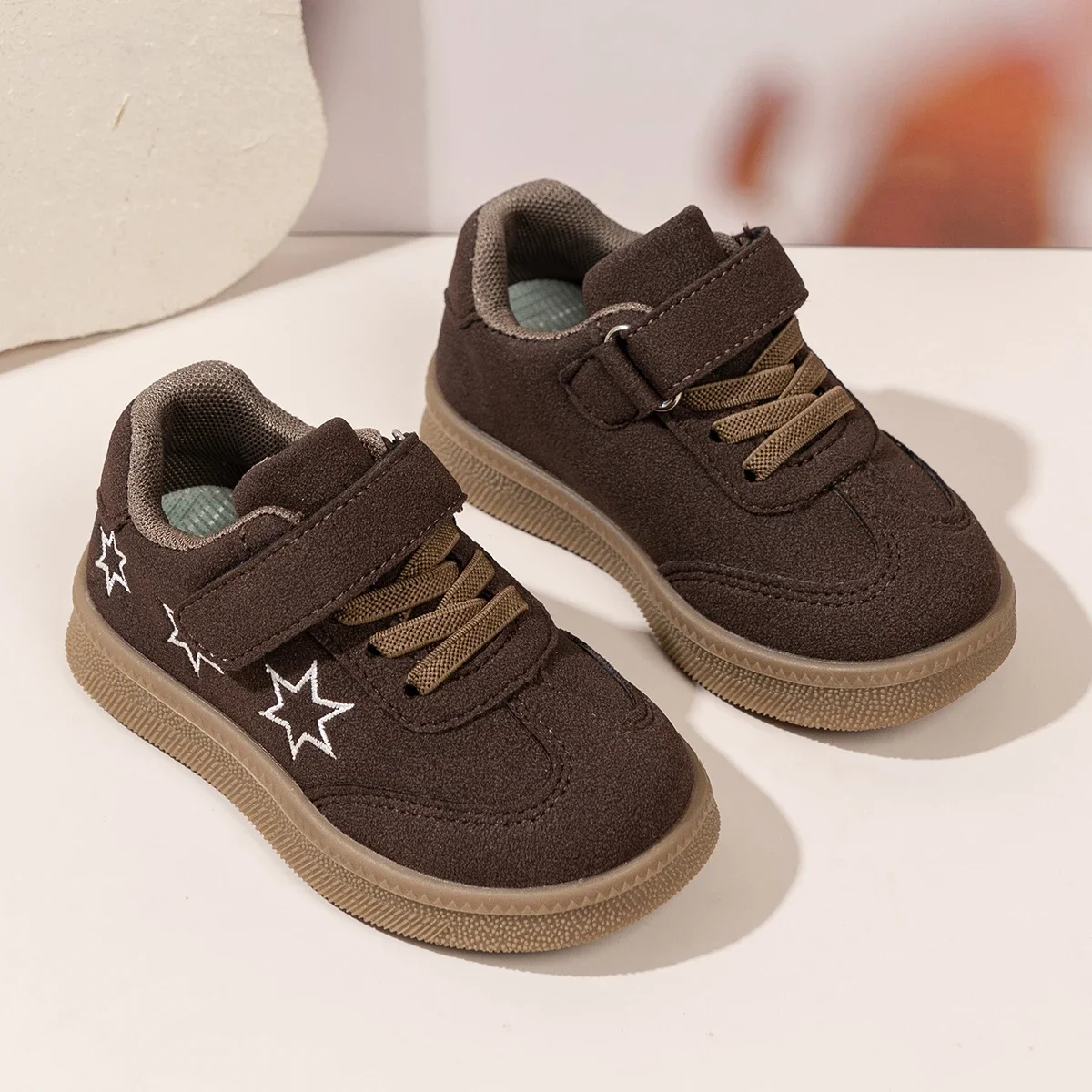 Toddler Retro Casual Sneakers, Star Embroidery Hook‑and‑Loop Soft Sole Kids Autumn Shoes for Boys Girls