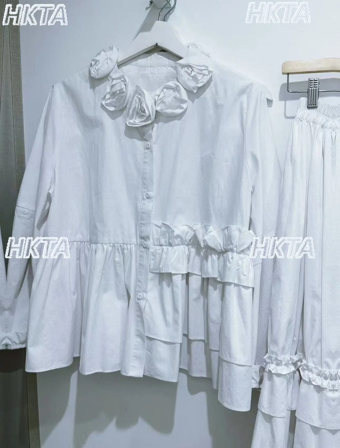 Original Japanese Style Stereo Flower Neckline Rose White Shirt Spring Summer New White Blouse Pleated Long Skirt 2-piece Set