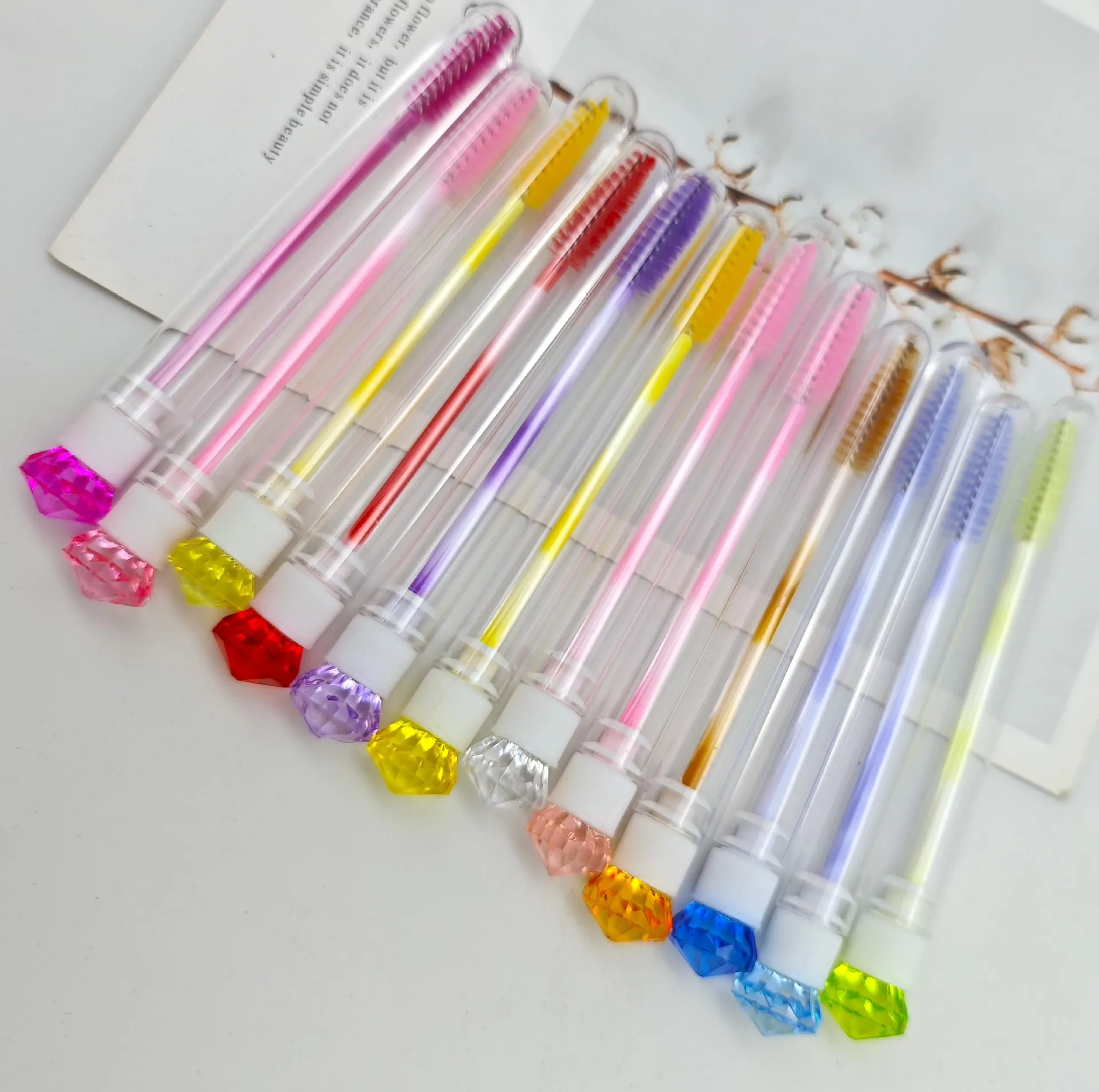 도매 스타 키체인 재사용 가능한 마스카라 브러시 튜브, 큰 다이아몬드가 있는 먼지 방지 마스카라 완드, 스타 키링 메이크업 빗