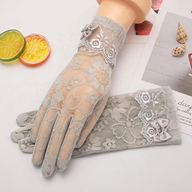 Lady Anti-Slip Breathable Sunscreen Gloves Women Summer Ice Silk Lace Anti-UV Elegant Thin Electric Car Driving Mittens T285