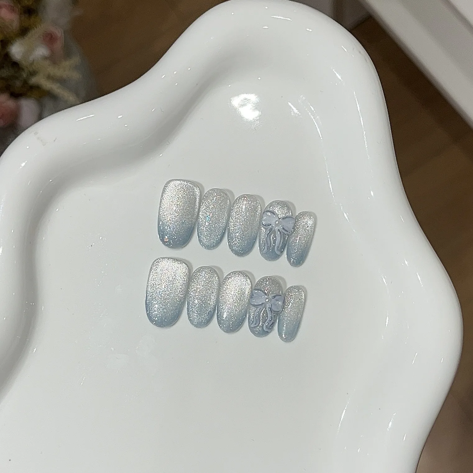 

10Pcs Blue Press on Nails Full Cover Cat Eye Flash Designs French Short Almond Nails Set Wearable Sweet Gradient Bow Fake Nails