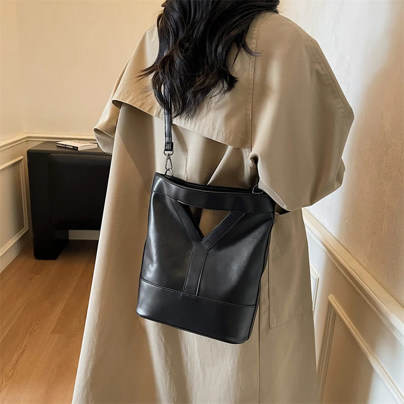 

Founder Fashion PU Shoulder Bag Solid Color Large Capacity Sewing Casual Tote Handbag Hot Sale Bags for Women Bolsas Femininas