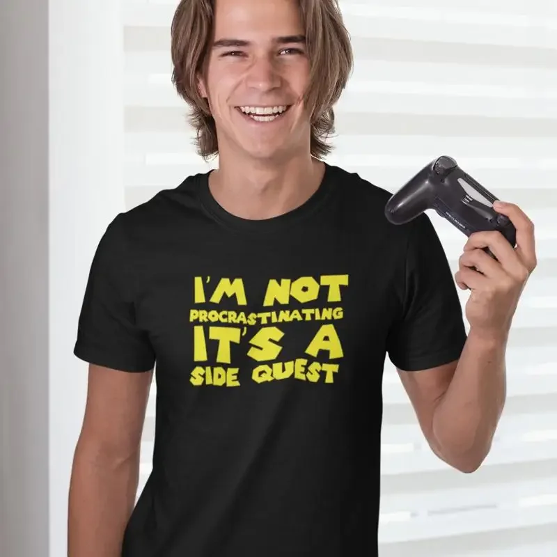 I'm not procrastinating it's a side quesT T Shirt