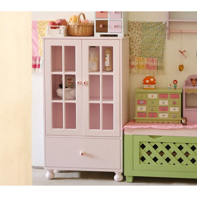 Homemade side , cups and saucers, display cabinets, comic glass cabinets, fairy tale baby