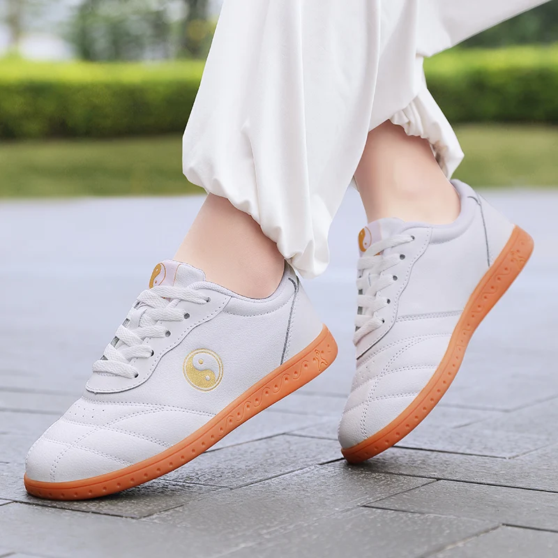 أحذية الكاراتيه التايكوندو المقاومة للاهتراء قابلة للتنفس الكونغ فو المهنية تاي كوون دو فنون الدفاع عن النفس حذاء رياضة للأطفال والكبار 8822