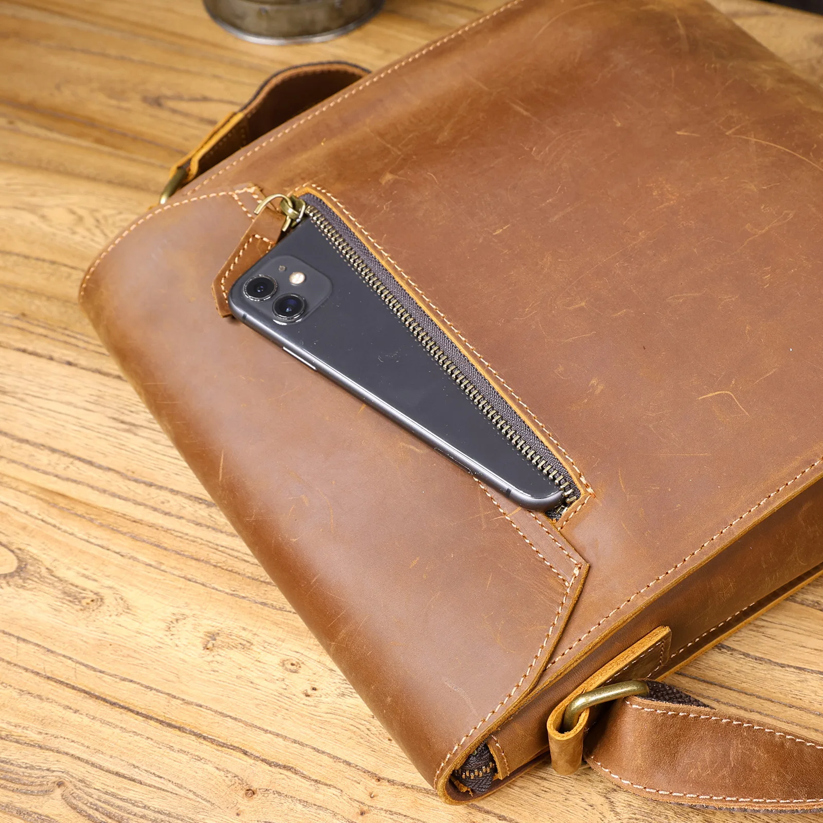 Vintage Casual Herren-Umhängetasche aus hochwertigem Leder, Vertikale Mode-Schultertasche für Männer – Detail 17