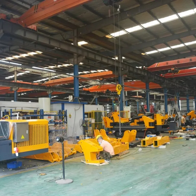 Gru a ragno cingolata Mini gru mobile da 4 tonnellate Gru a ragno cingolata con telecomando