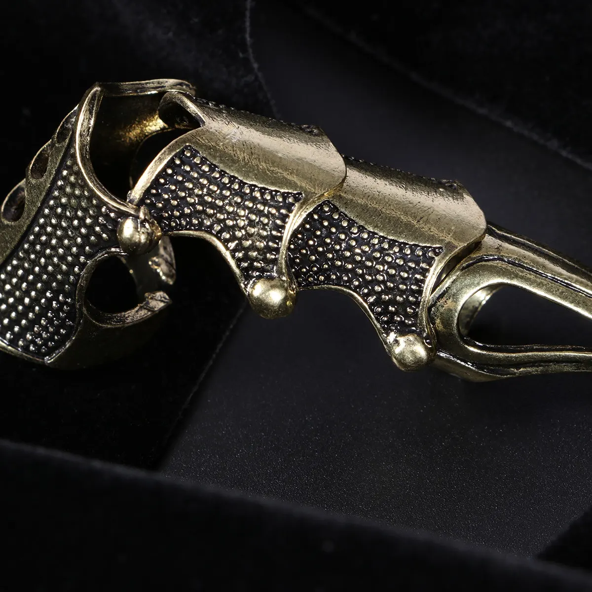 

Стильное кольцо с шипами в винтажном стиле из бронзы, модный женский аксессуар, идеальное украшение для любого случая, подарок на день рождения, годовщину, праздник.