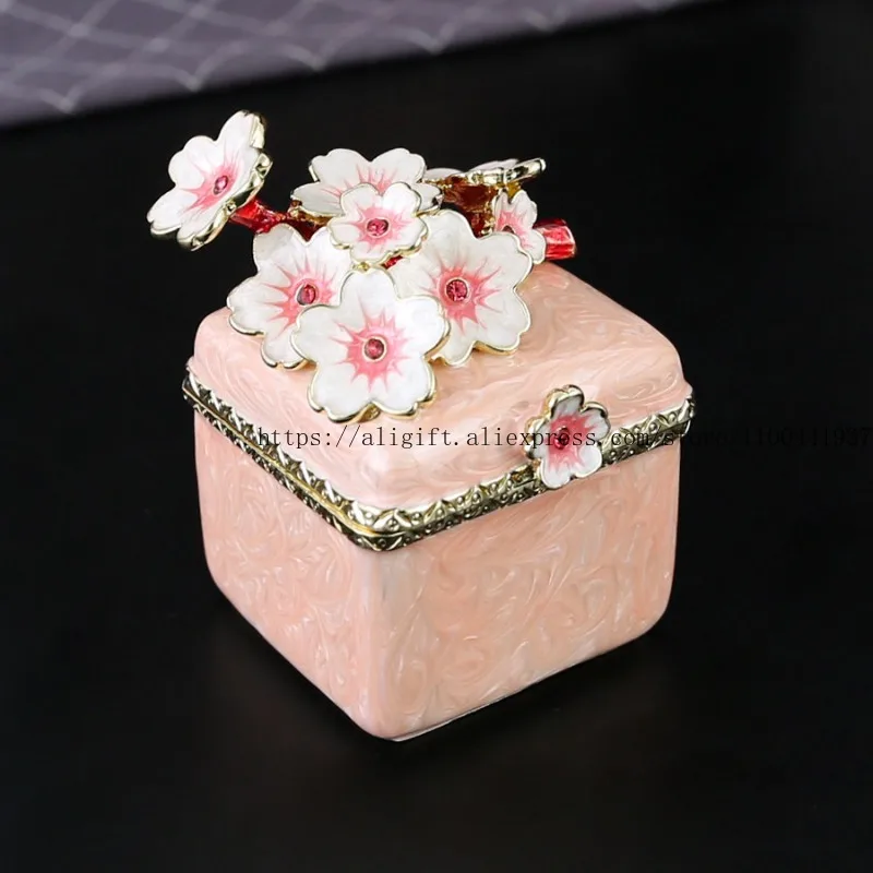 

Enamel-Colored Metal Ornaments European-Style Seven-Treasure Burnt Hand-Painted Exquisite Cherry Blossom Jewelry Box