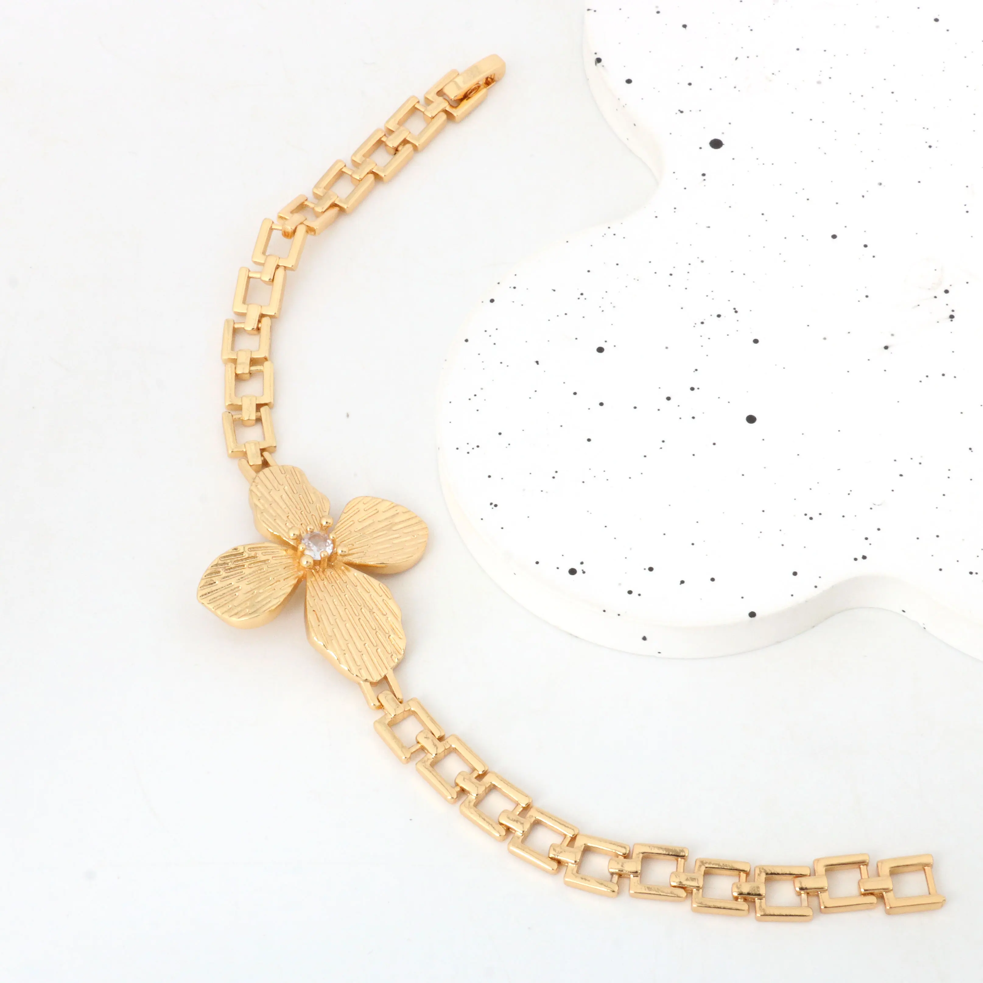 Popular Best Seller Bracelets Gold Plating Women Jewelry Flower Bracelets