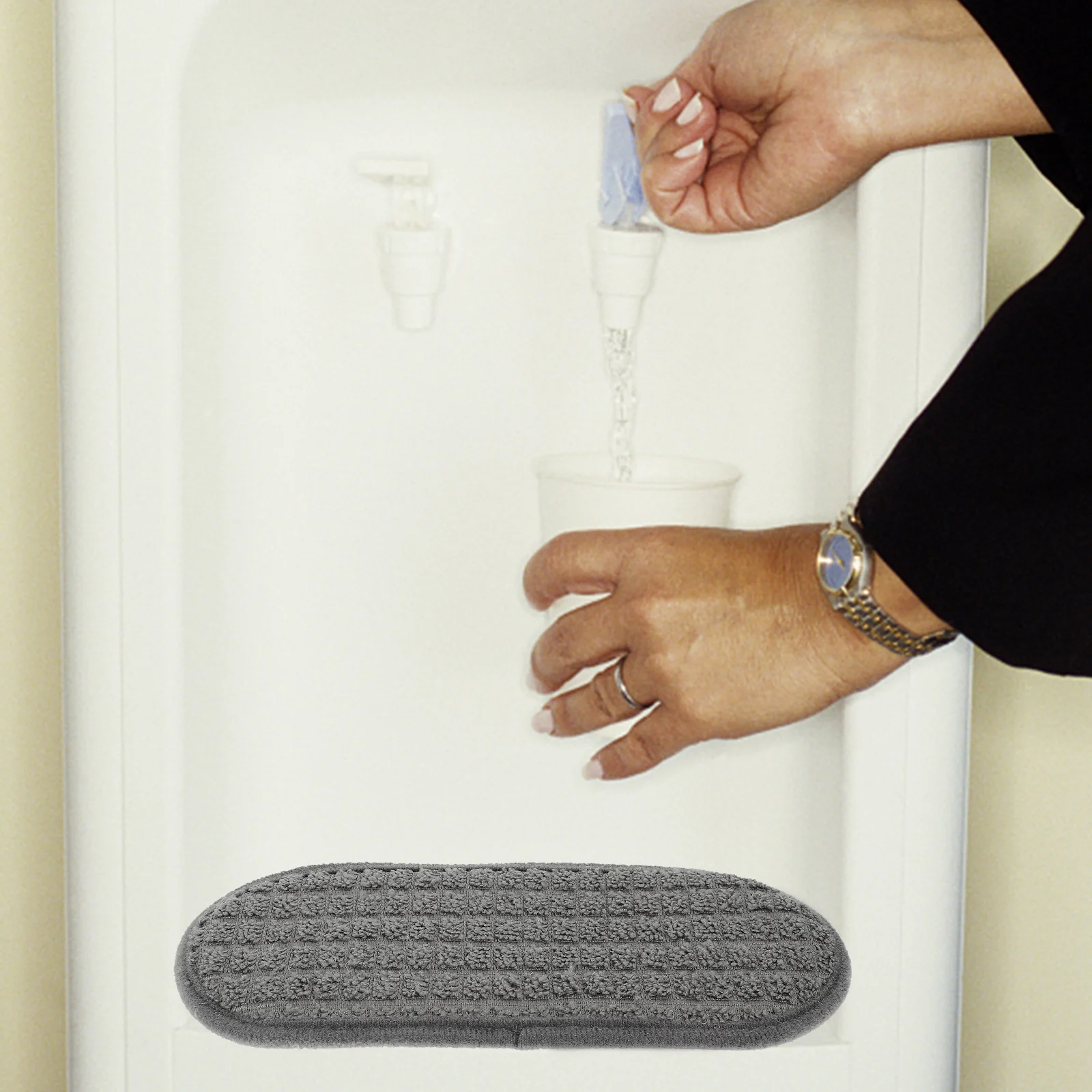 

2Pcs Absorbent Drip Tray for Refrigerator Fast Absorbing Mat Mini Fridge Water Catcher Non-Slip Drip Pan Home Essentials