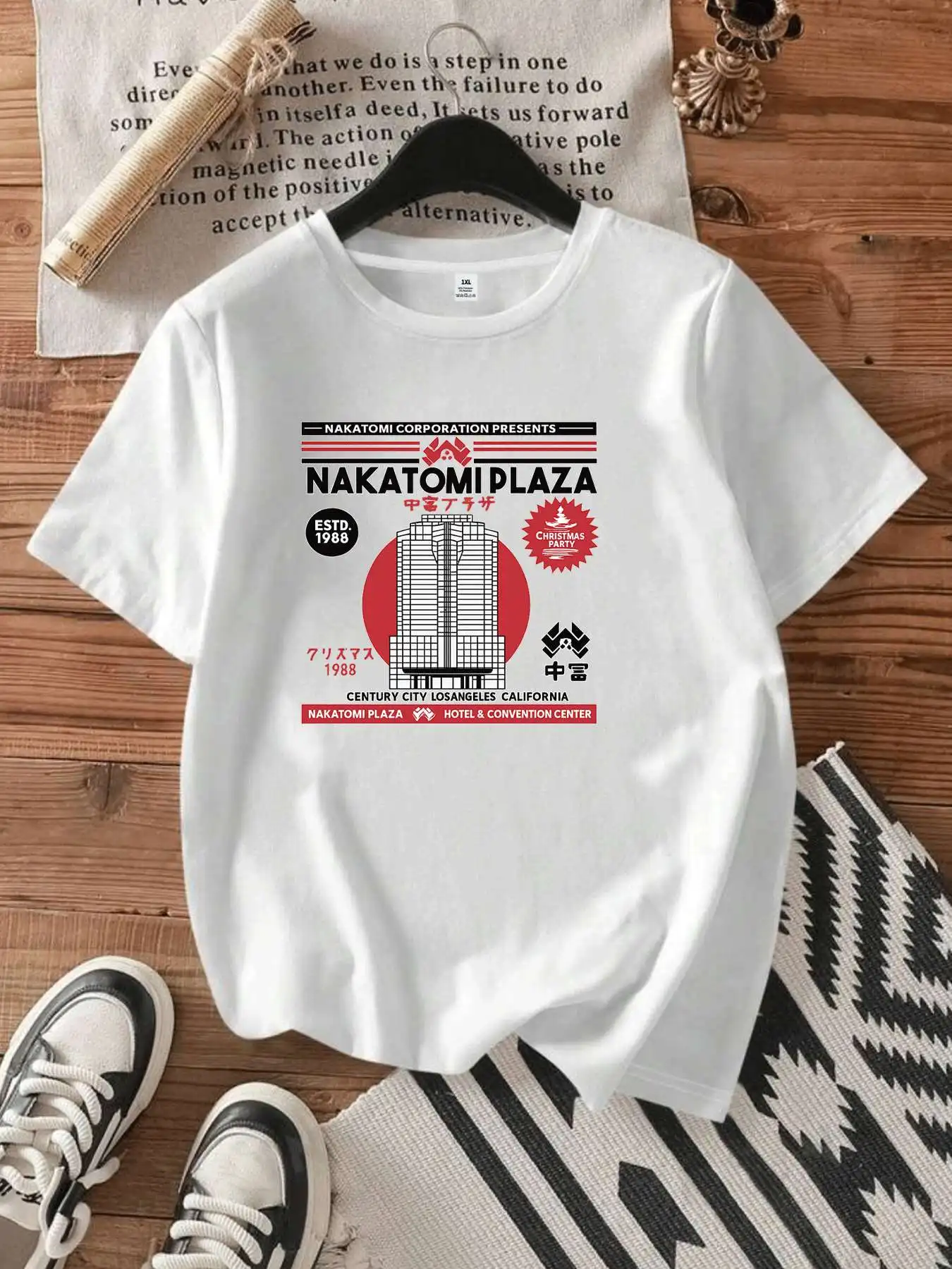 【10114082】プラスサイズの女性用ラウンドネック半袖Tシャツ、伸縮性のあるハーフスリーブとトレンディなプリント付き