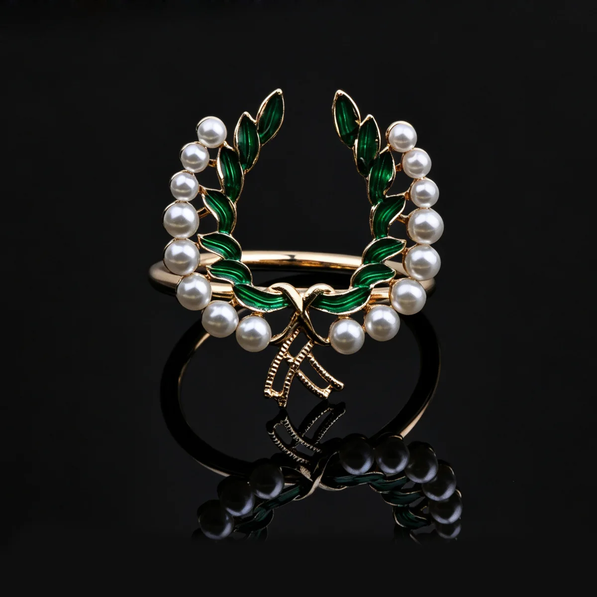 Santa Claus napkin clasp cartoon Christmas hat wreath pearl napkin ring