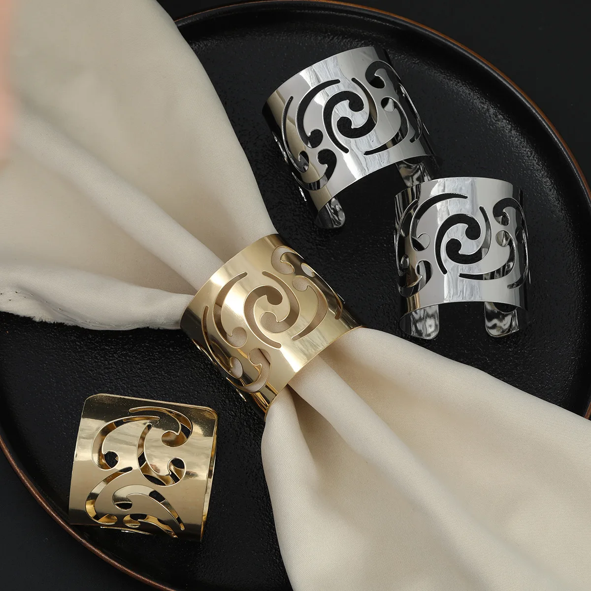 

12pcs/lot Metal hollow comma napkin ring hotel decorative napkin buckle European and American light luxury napkin ring