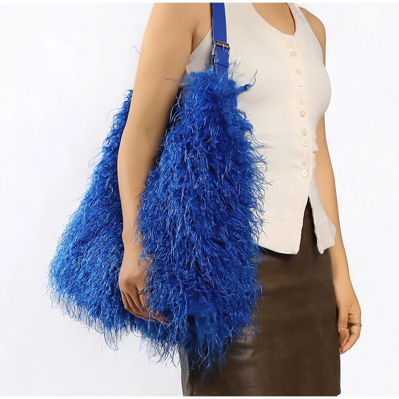 Lange, lockige, flauschige Plüsch-Umhängetasche, Y2k-Mädchenmode, große Damen-Winterhandtasche, einfarbige Tragetasche – Detail 25
