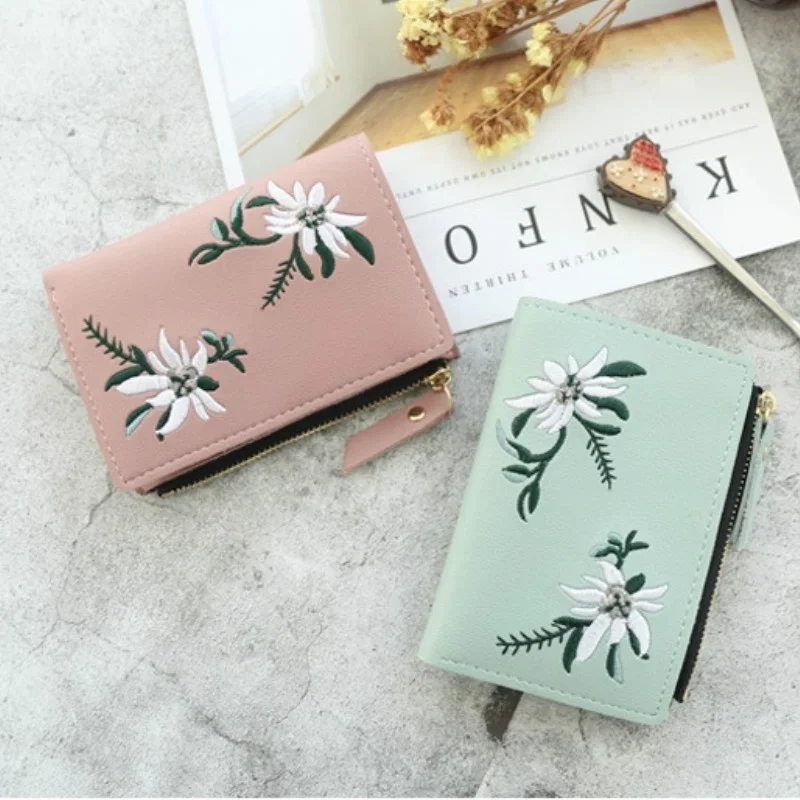 Women Retro Embroidery Print Short Wallet Buckle Design Fashion Small Card Holder Money Bag Creative Ladies Purse For Daily Use