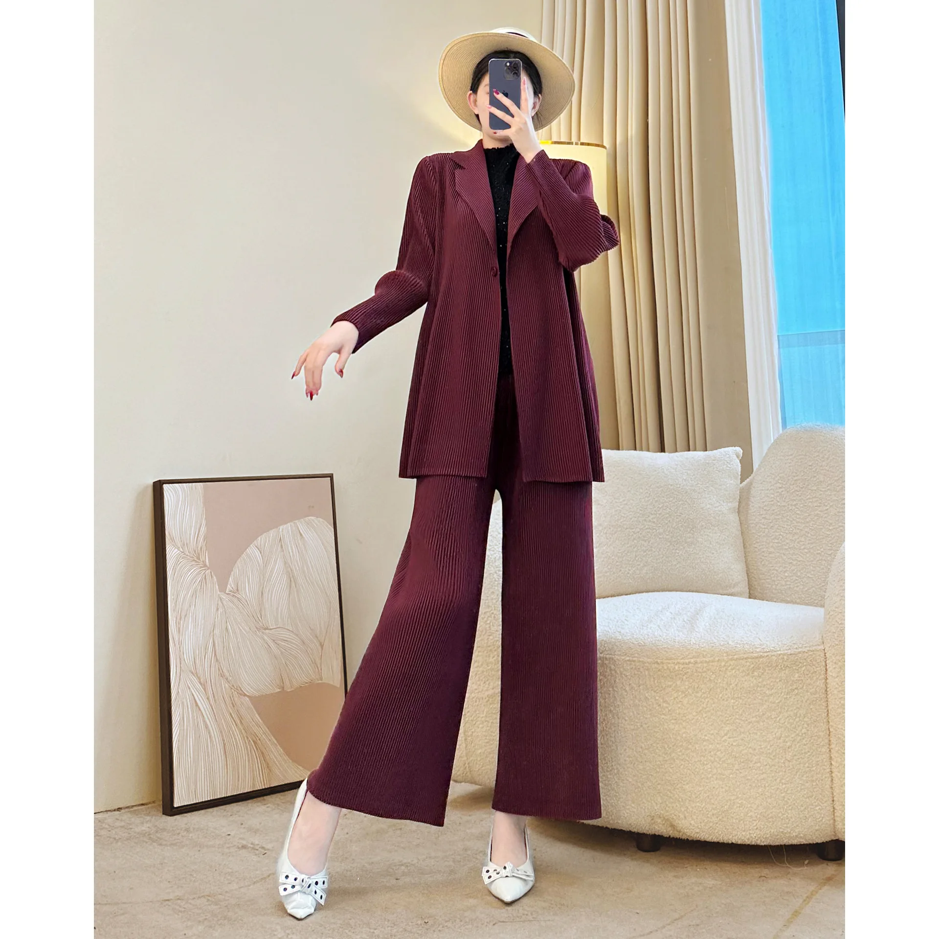 

Miyake Folds 2025 Autumn and Winter New Burgundy Suit Women Cardigan Top Loose Casual Straight Trousers Two-piece Set Pleated