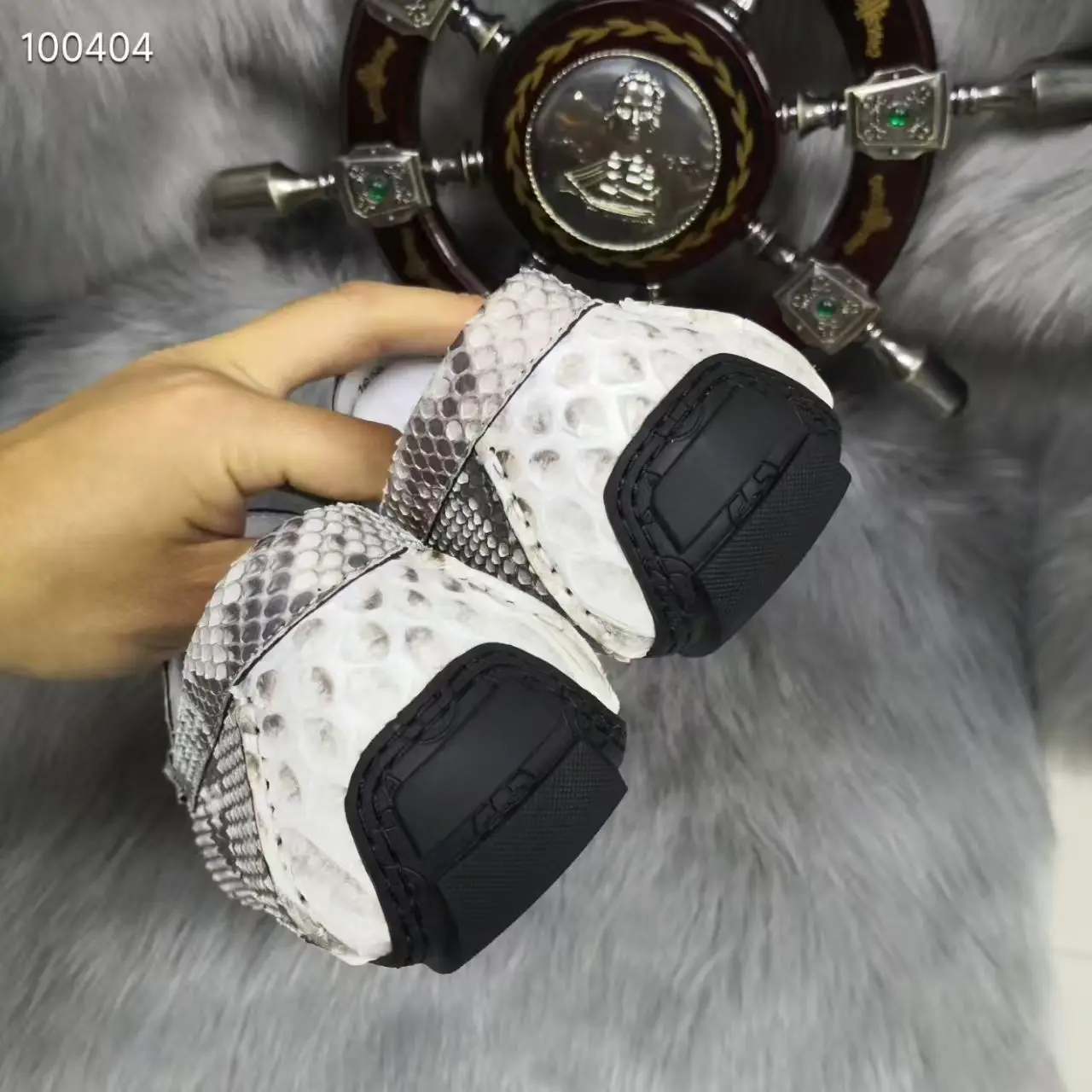 2025 New genuine python skin men shoe flat sneaker fashion leisure designer shoe with cow skin lining beige color