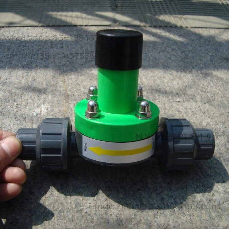 Spot DN15 DN25 UPVC live connection by the back pressure valve, one-way pressure relief safety valve for metering pump