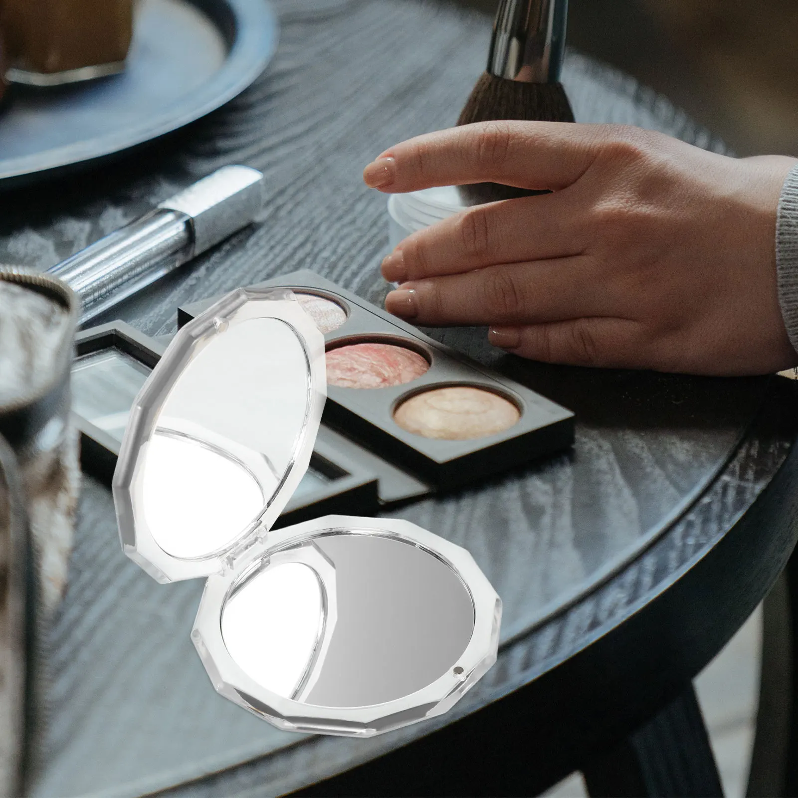 Mini specchio per trucco poligonale pieghevole Piccolo specchio cosmetico portatile compatto e carino per ragazze che viaggiano l'uso quotidiano