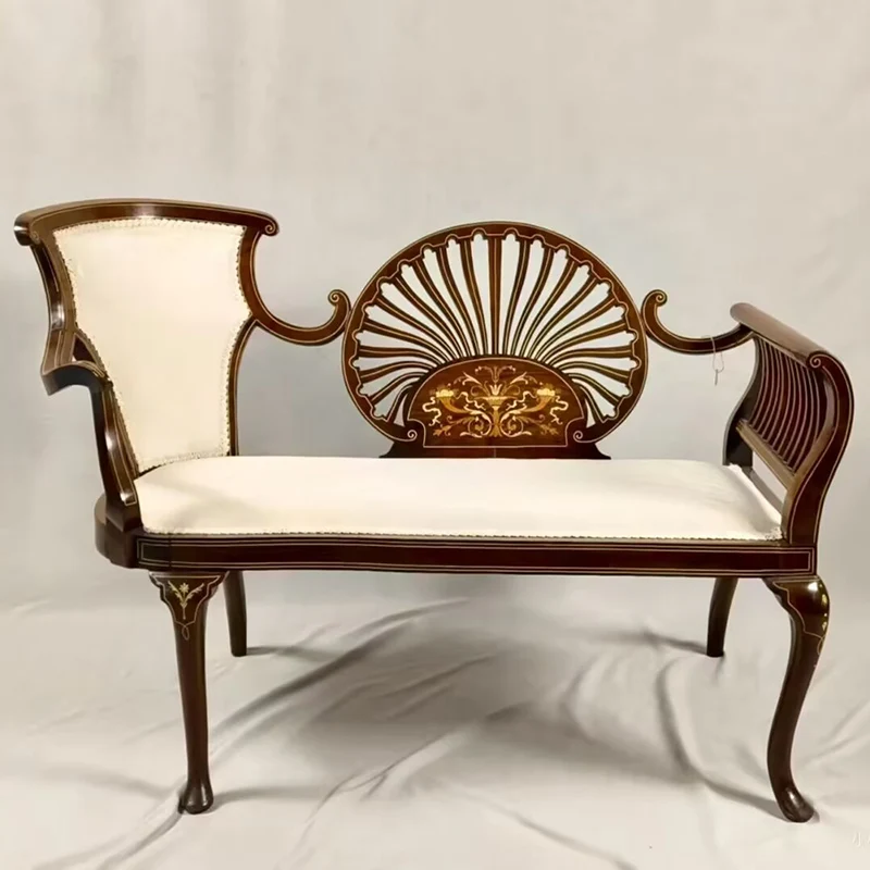 

Salon chair