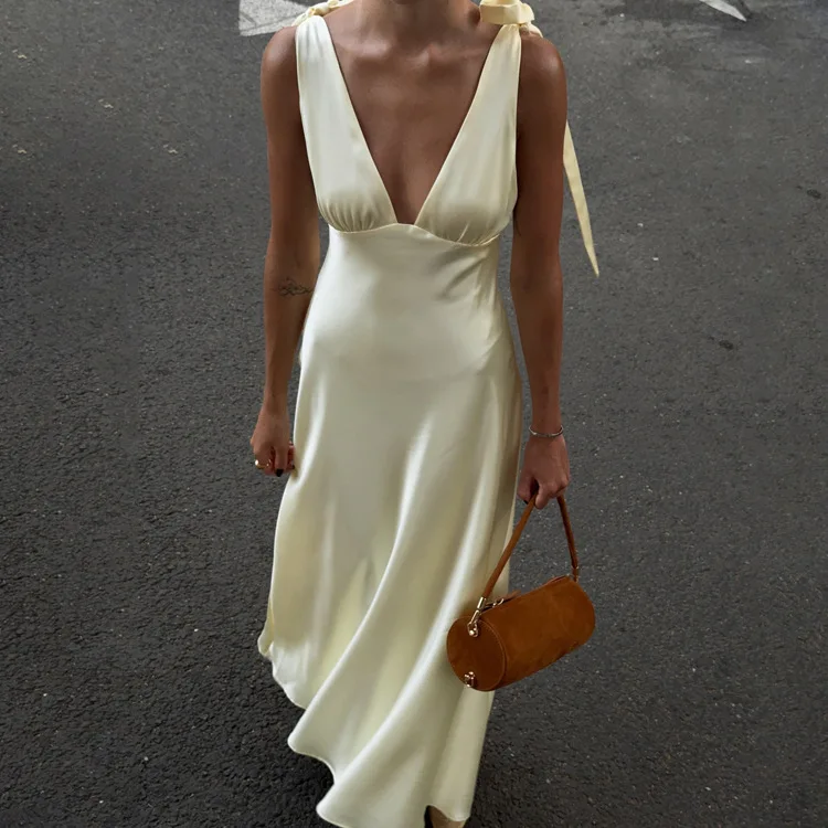 

Summer New V-neck Sexy Backless Lace-up Sleeveless Dress Women's 2026 High Waist Hip-wrapped Dress