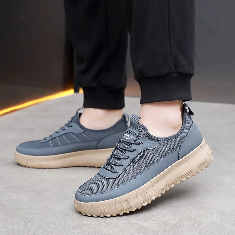 

Мужские кроссовки на платформе, осень 2024, новые уличные нескользящие модные кроссовки на шнуровке, удобные винтажные повседневные кроссовки на мягкой подошве на плоской подошве