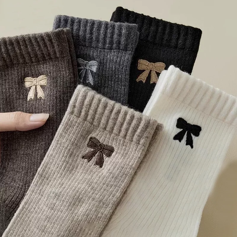 

Простые теплые пушистые цветные носки с бантом, осенние домашние носки для сна, мягкая хлопковая обувь, аксессуары для повседневного повседневного стиля
