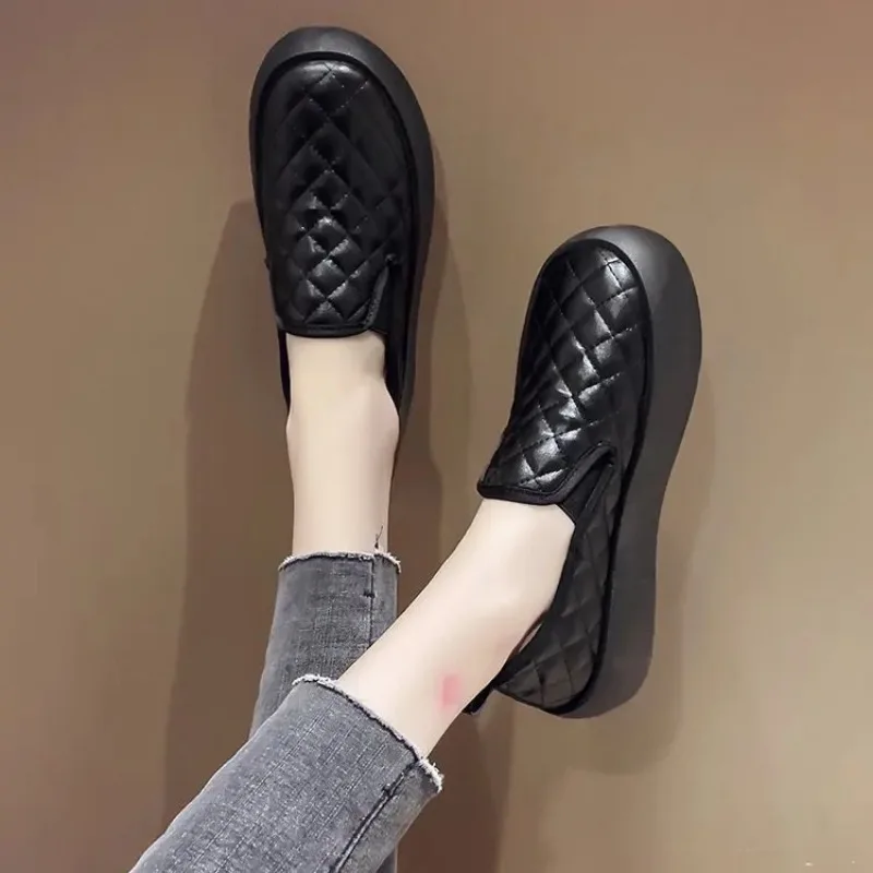 Doudou Shoes Women 2023 Spring New All Spring and Autumn Lazy People A Step Off Muffin Korean Version Thick Sole Leisure