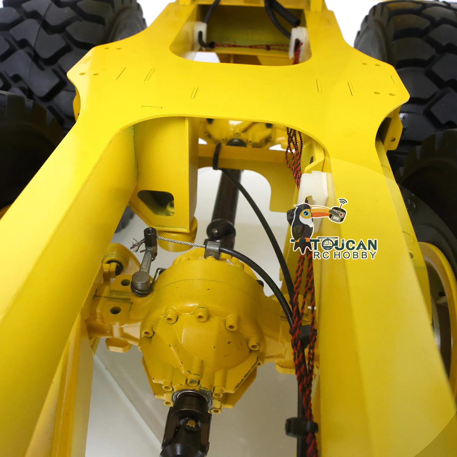 

JDMODEL E450C 1/14 Hydraulic RC Articulated Truck 6X6 Metal Dumper Model Yellow Radio Assembled Truck Lights Toy TH20688