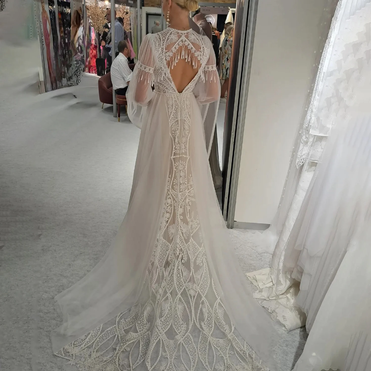 Robe de mariée en dentelle bohème tissée à col en V, pull en tulle, manches longues, dentelle florale, franges, tout ce qui est parfait pour les patients