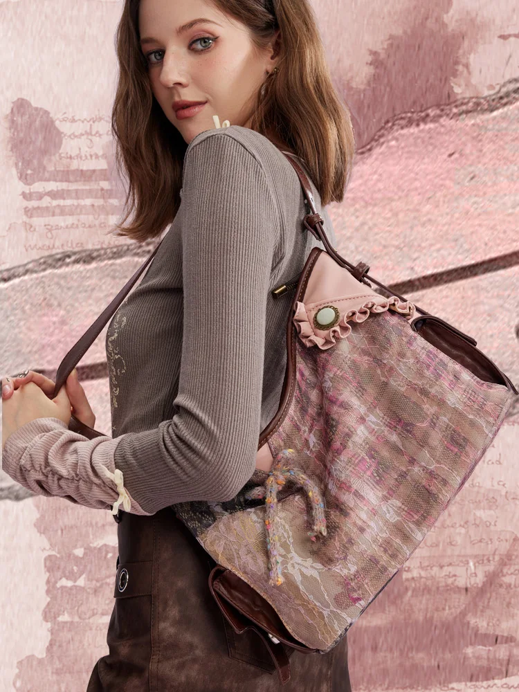 

Light Luxury Fashion Plaid Splicing Horizontal Square Women's Bag 2026 New French Original Lace Lace Single Shoulder Bags Trendy