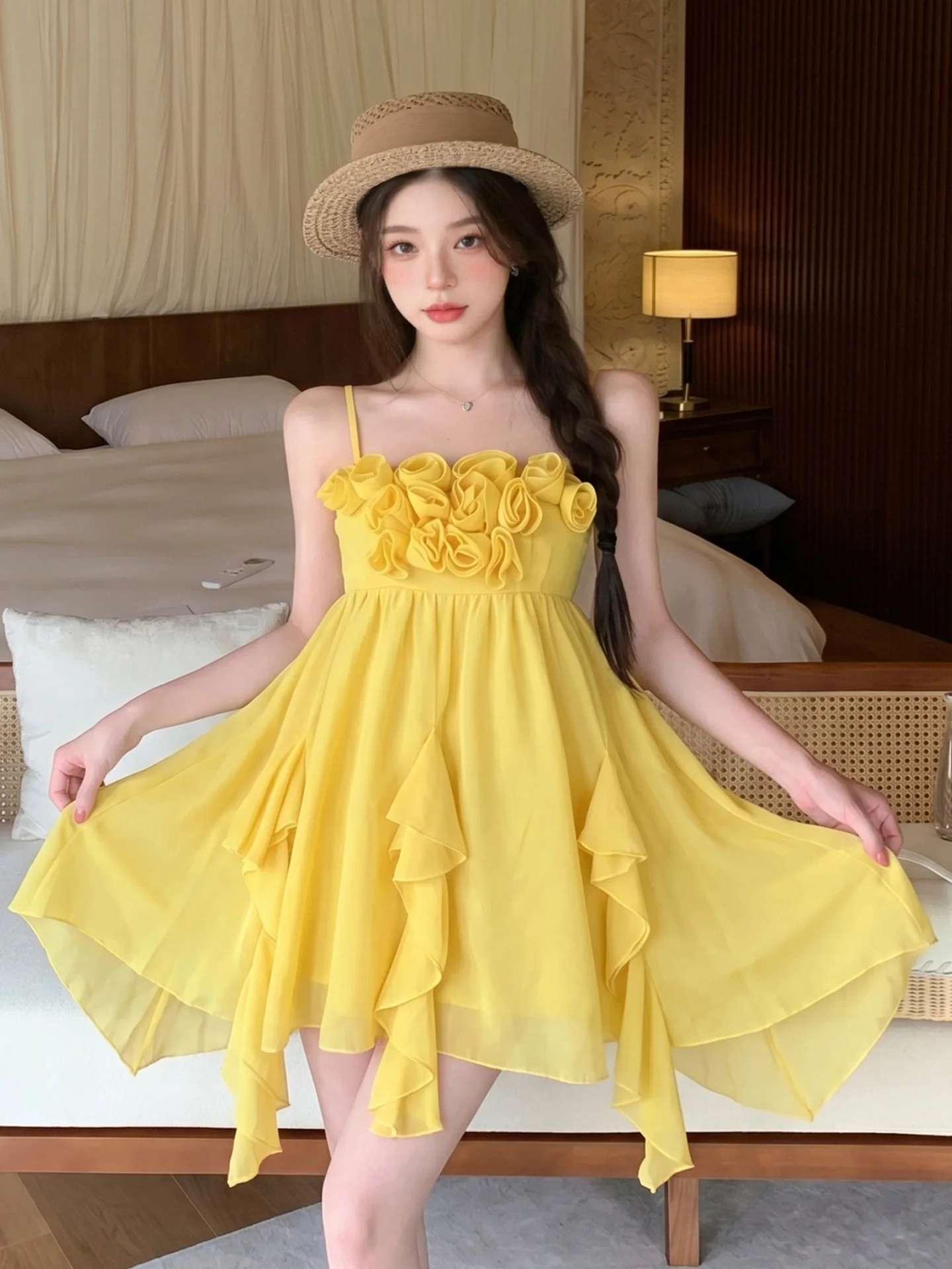 Dopamine Boosting Spicy Girl Summer New Loose Women's Floral Halter Top Beach Vacation Style Bell Sleeve Casual Vest