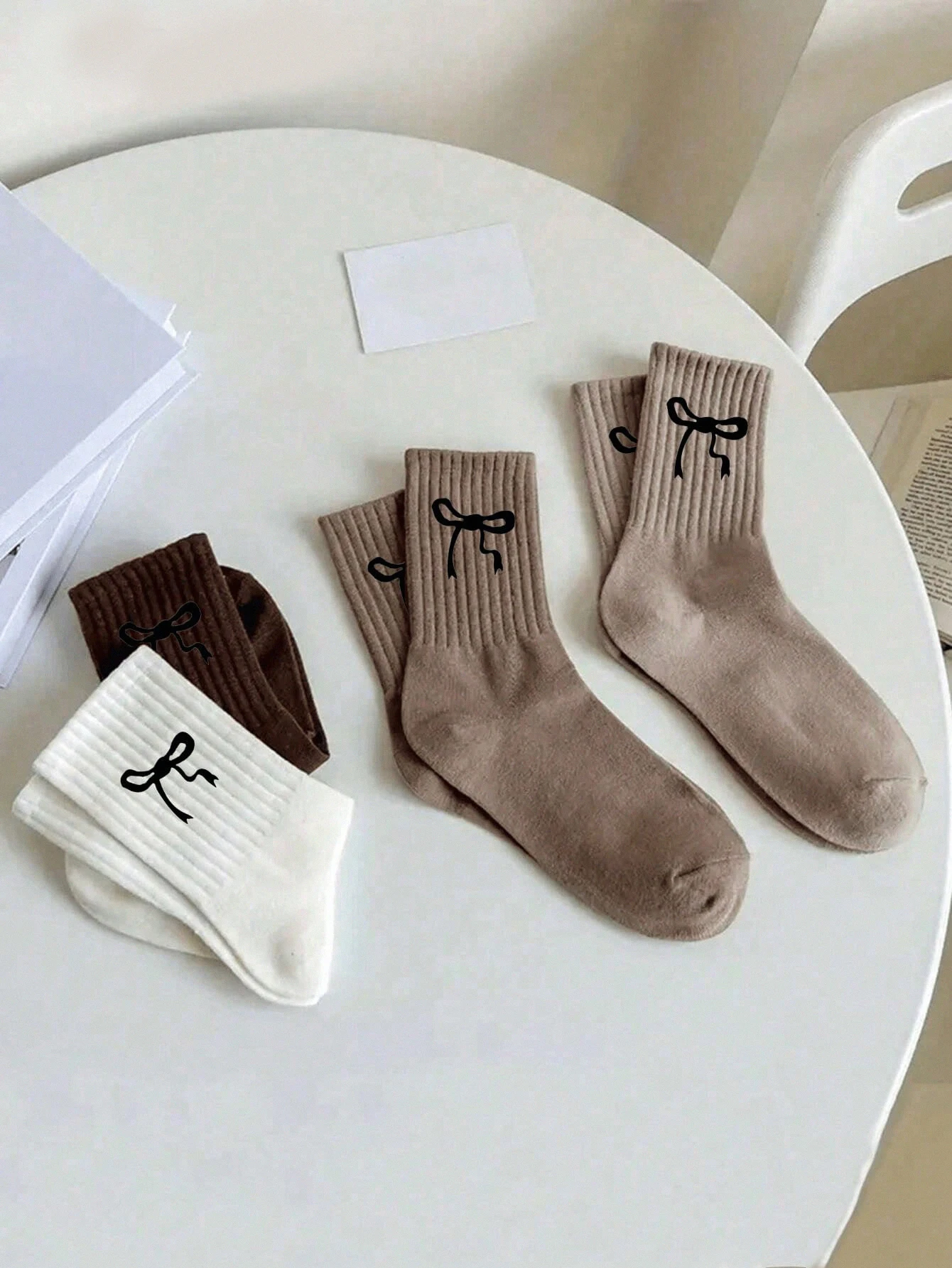 6 Pairs Women Men Solid Color Medium Length Bow Pttern Socks Fashionable Trendy Multi-color Versatile Comfortable Casual Socks image 3