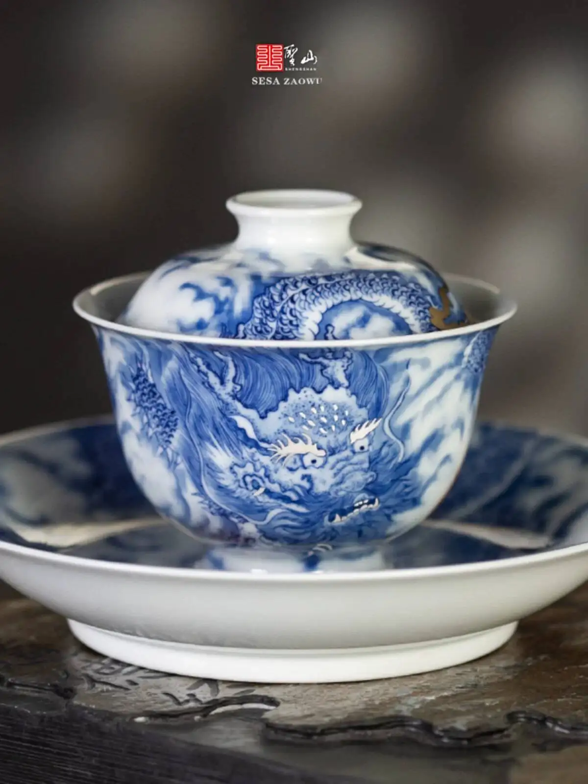 

Sacred Mountain Blue And White Dragon Playing With A Pearl Gilded Cover Jingdezhen Antique-Style Handmade Set Bowl Tea Cup