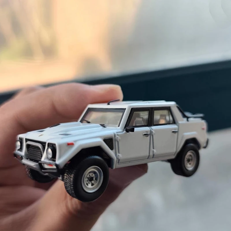 

Модель внедорожника Shadow Pro 1:64, масштабная имитация LM002, из сплава, статическая, коллекционная, игрушка, подарок, сувенир, декор