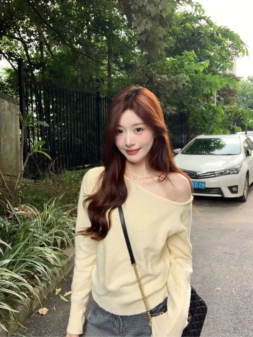 Pink Irregular Shoulder Sweater Women's Fashion Autumn 2026 Korean Style Chic Top Sleeve Long Hoodless  Color Knittedwear