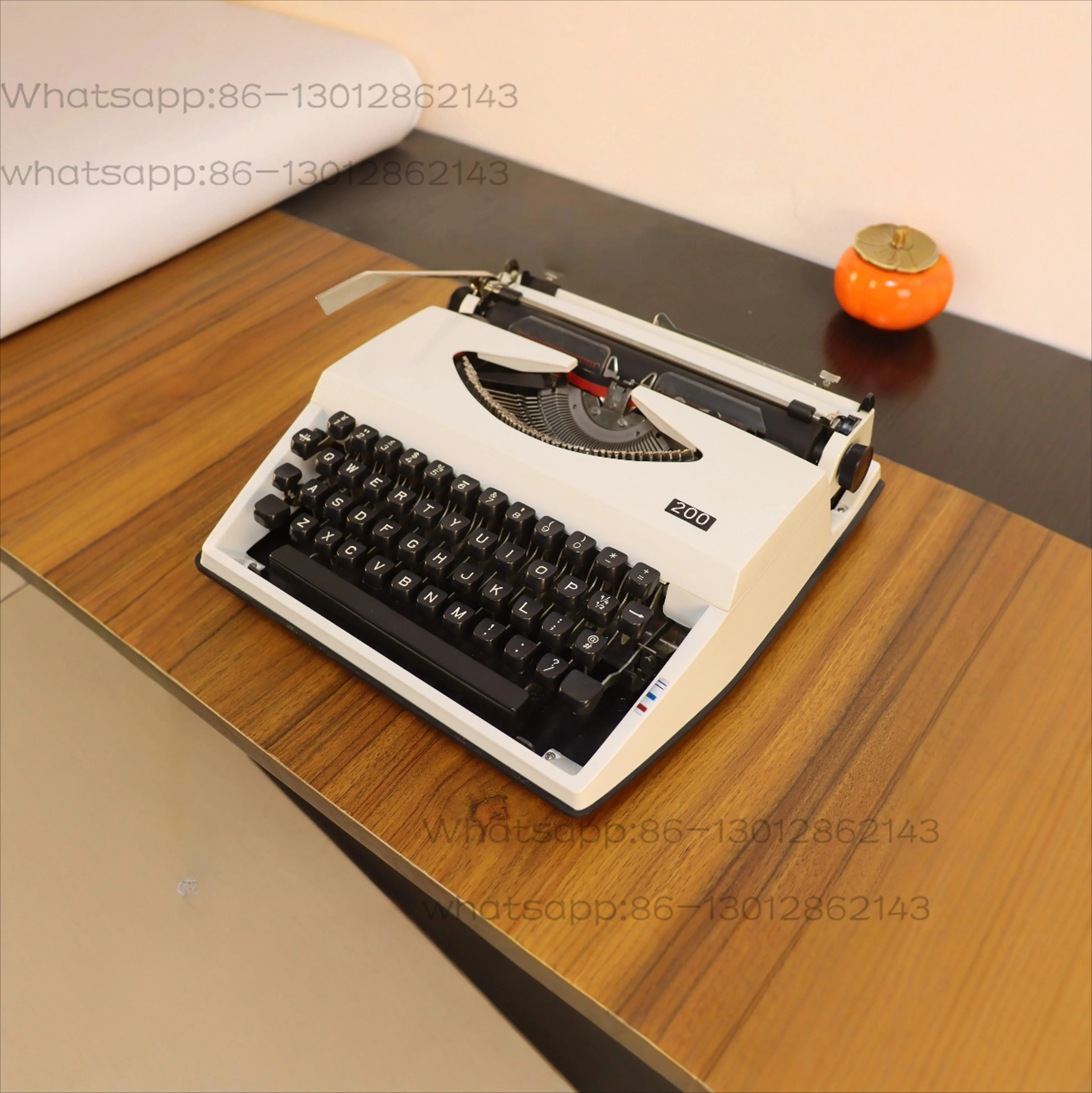 2026 NEW 1PCS Retro Art Collection Vintage Typewriter English Machinery-200