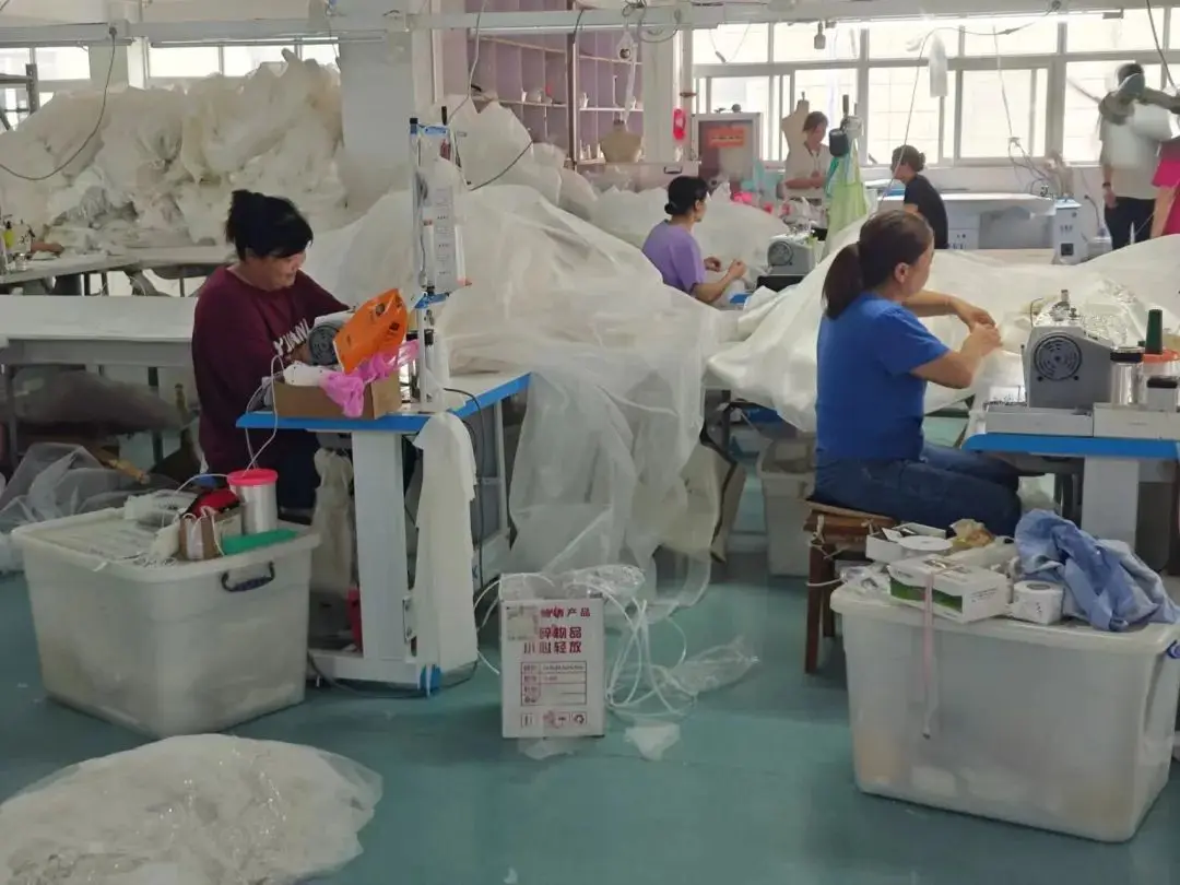 Eleganckie suknie ślubne w kształcie litery A z dekoltem w serek, białe/ecru, proste, satynowe Vestidos De Novia, sznurowane z tyłu suknie ślubne.