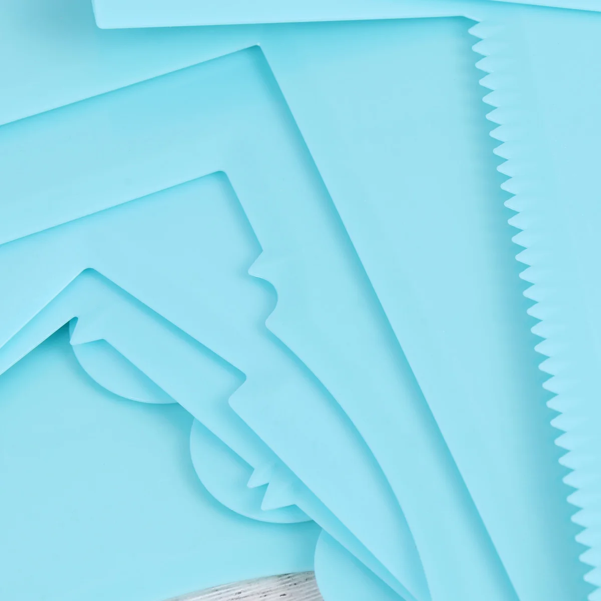 

8Pcs Cake Baking Utensils Plastic Cream Scrapers for Smoothing Cake Sides and Multiple Shape Scrapers