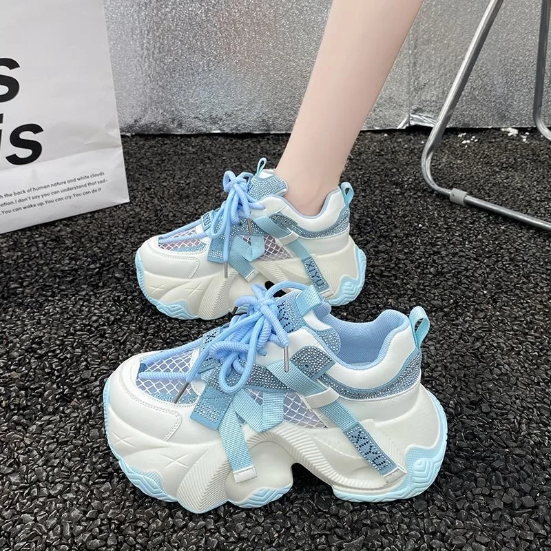 Chaussures de papa, sens du design pour femmes, nouvelles chaussures de sport légères et respirantes en maille d'été, chaussures décontractées augmentant la hauteur
